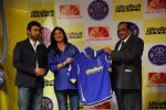 Shilpa Shetty, Raj Kundra at the launch of Ultratech cement jersey for Rajasthan Royals in J W MArriott on 5th March 2012 (58).JPG